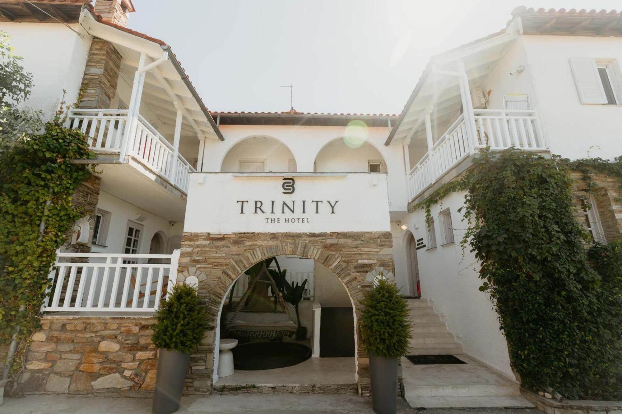 Trinity The Hotel Амолиани Экстерьер фото